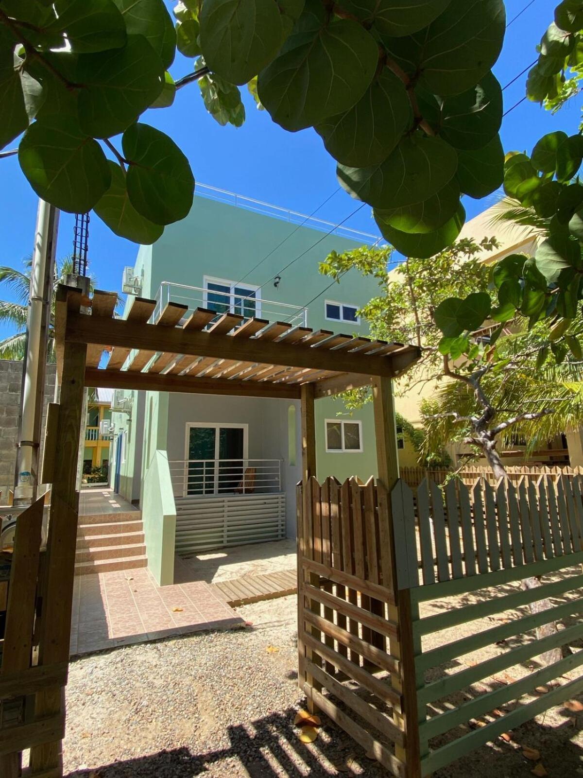 Meme'S Place Placencia Exterior photo
